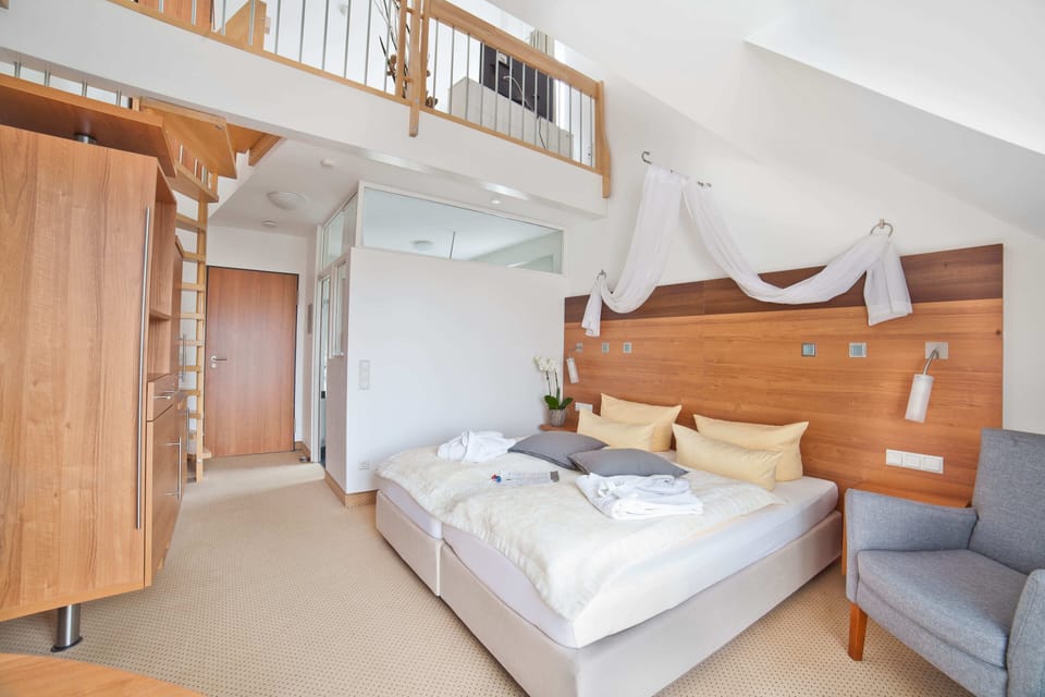 Luxury Studio Suite, City View | Premium bedding, Select Comfort beds, in-room safe, desk