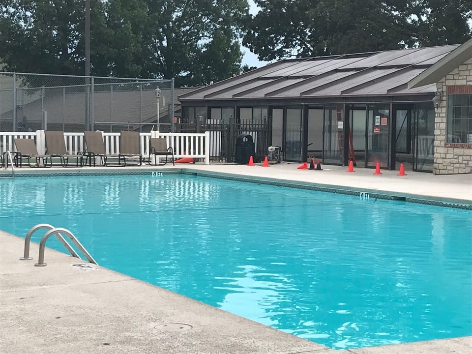 Indoor and out door full size pools, kiddie pool and hot tub available.