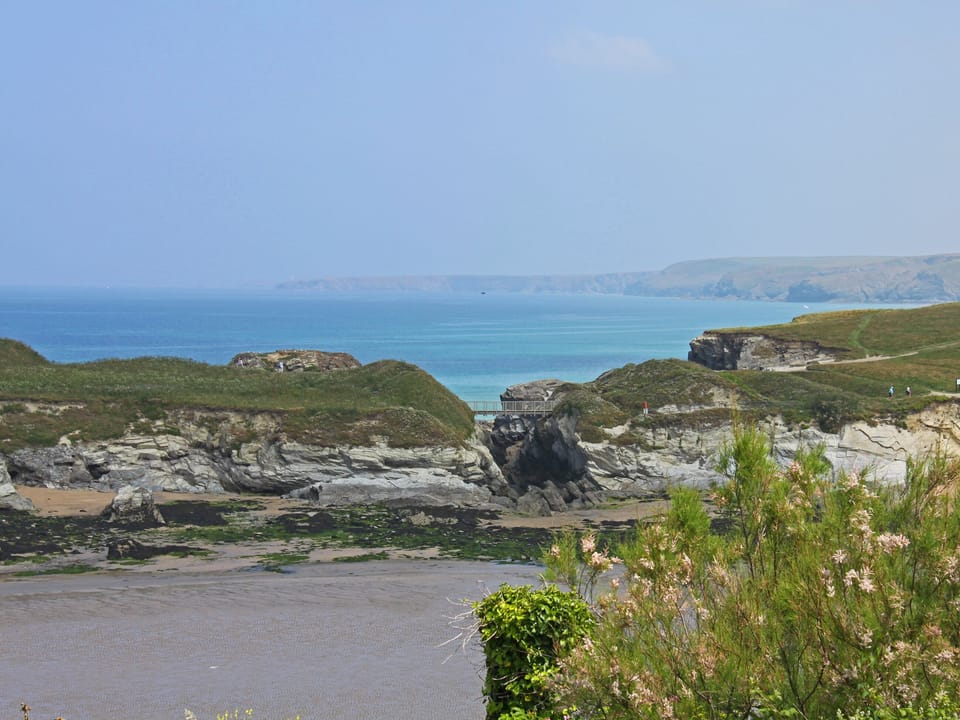 Wideranging views out to sea | 9 Glendorgal - Glendorgal, Newquay