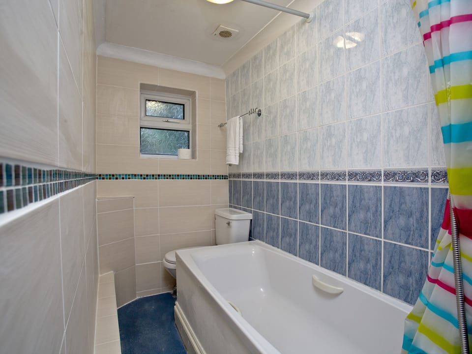 Bathroom | 1 Roundham Heights, Paignton