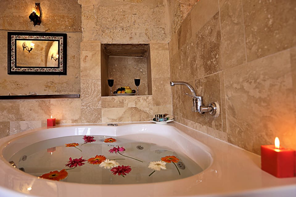 Panoramic Suite | Jetted tub
