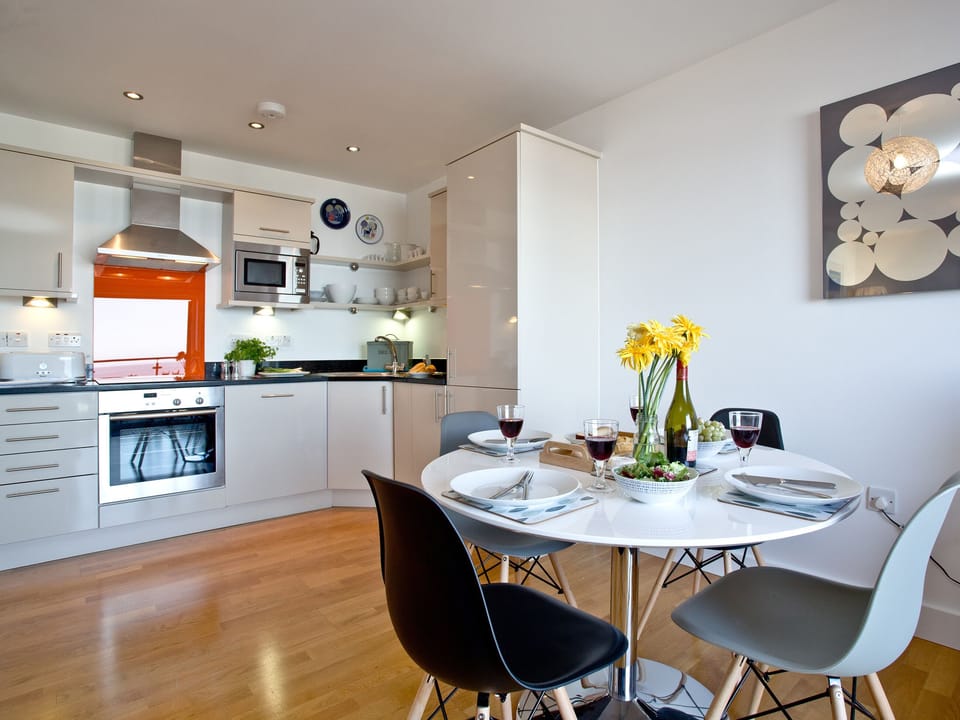 Kitchen/diner | 42 Ocean 1 - Ocean 1 Apartments, Newquay