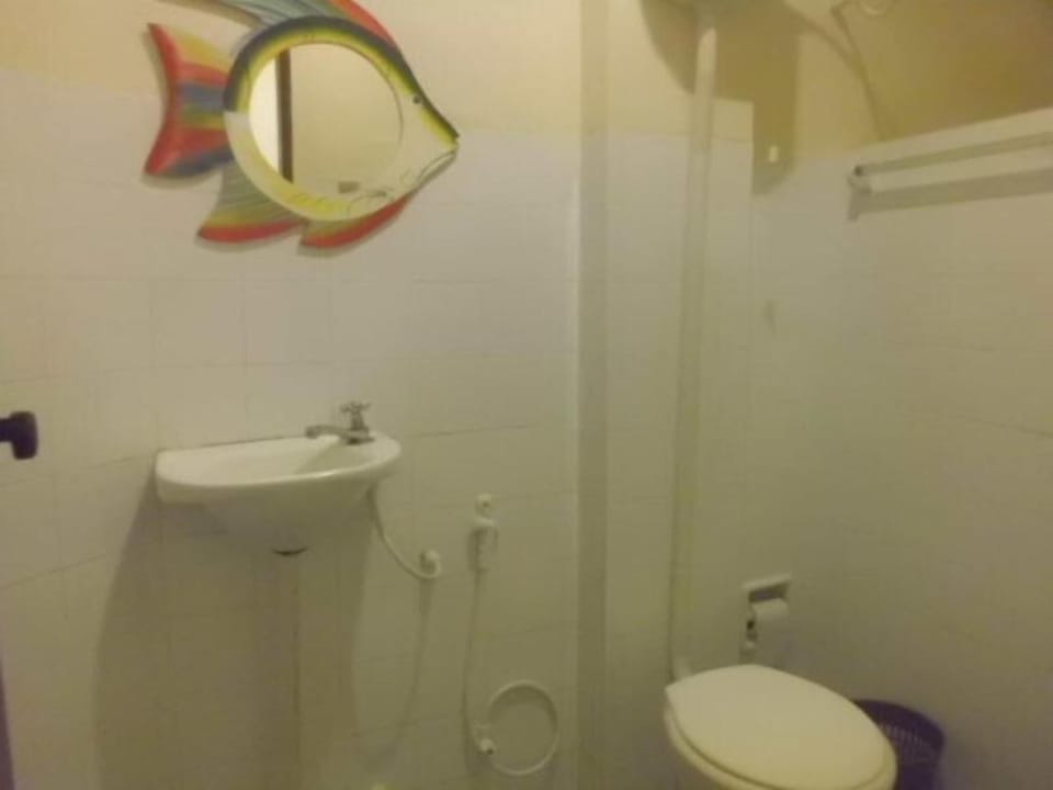 Shower, free toiletries