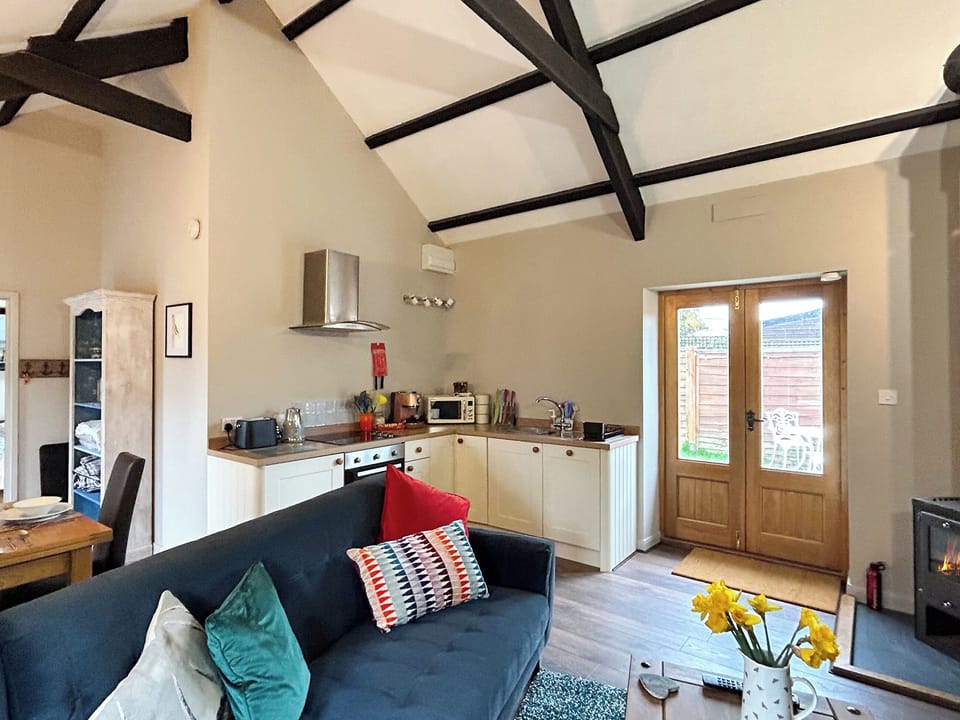 Open plan living space | Nuthatch Barn - Little Derril, Derril, near Bude