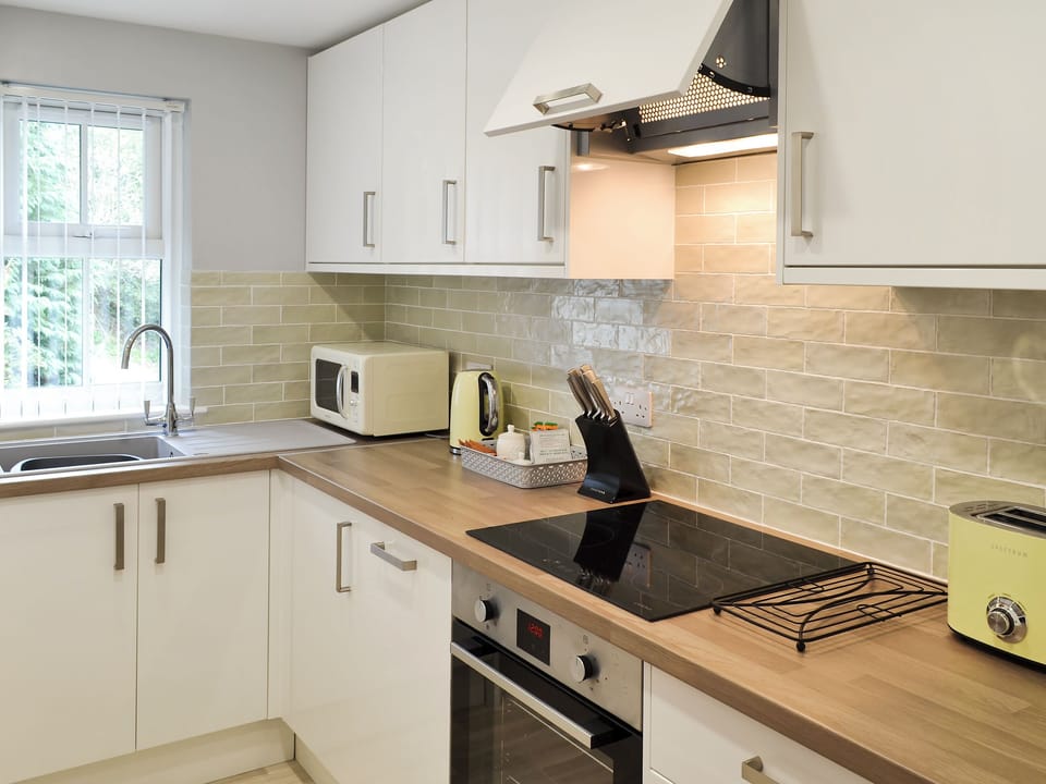 Kitchen | Bluebell - Kilbol Country Cottages, Polmassick, near St Austell