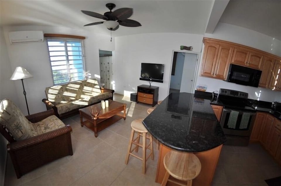 Casita Living Area, Queen Futon, Flat Screen TV, Stereo Speakers