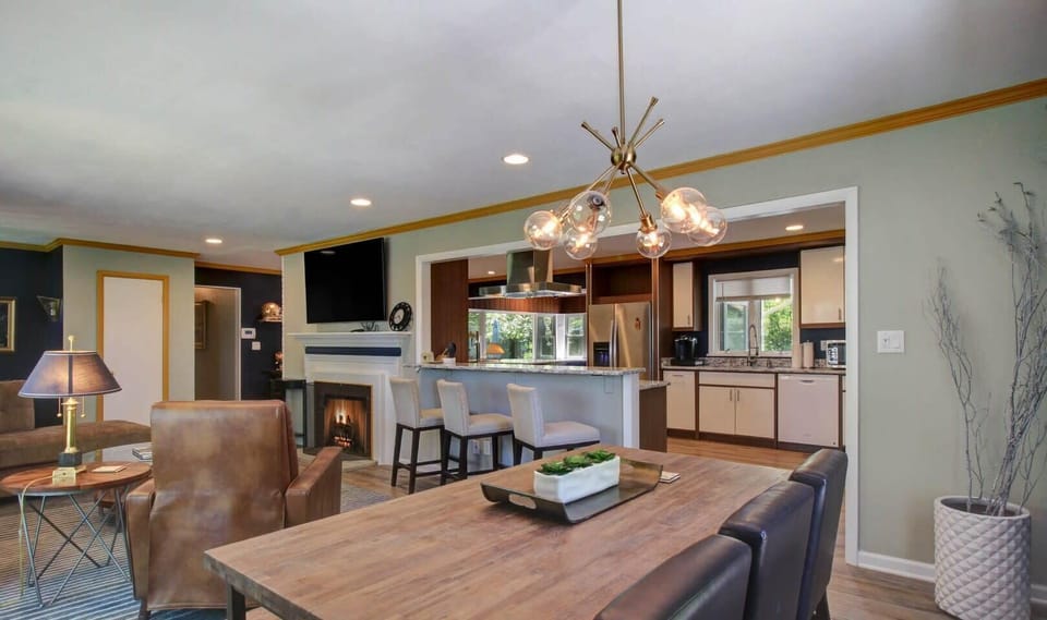 Dining/Living room