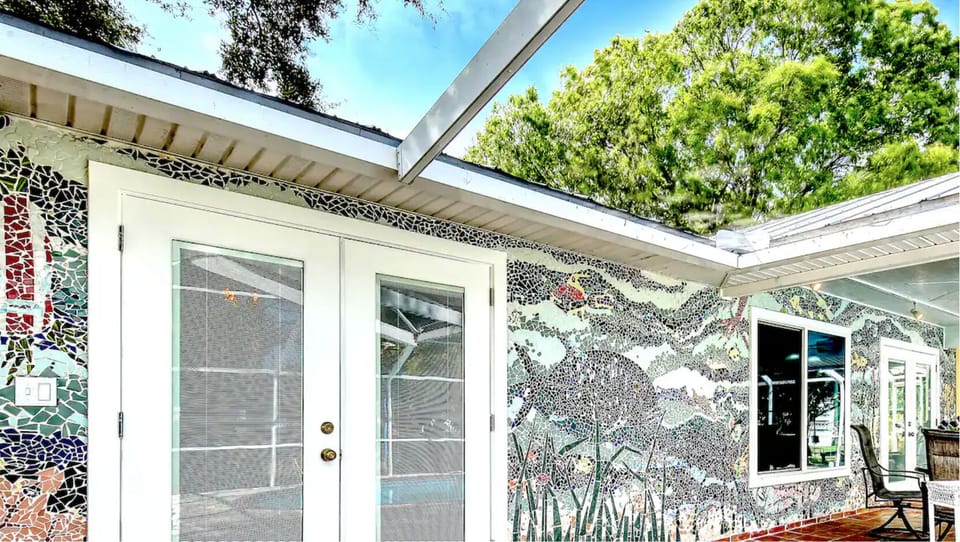 Lanai is relaxing with plenty of sun or shade, lounging poolside.

