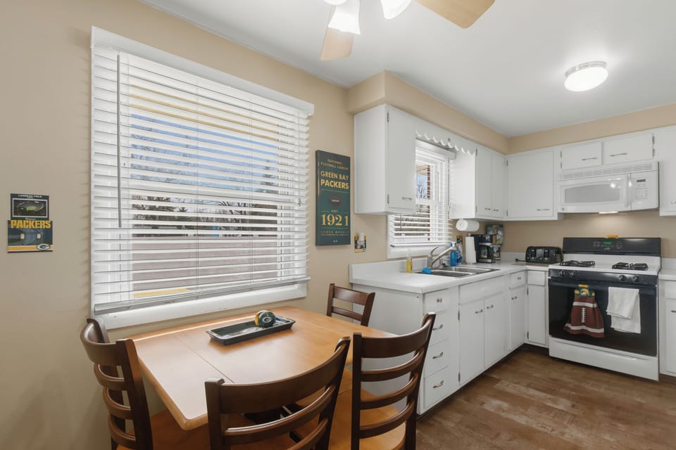 Dining area off the kitchen.