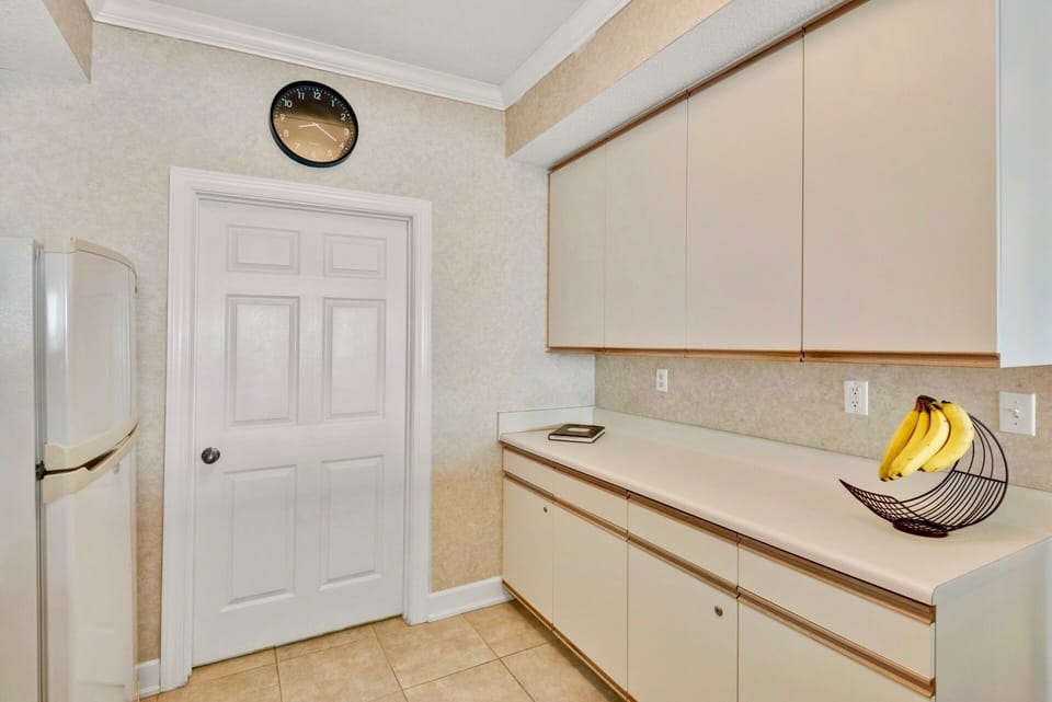 Back Kitchen Counter