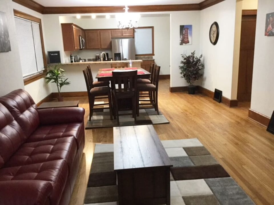 Spend your vacation in these spacious rooms that look and feel clean!