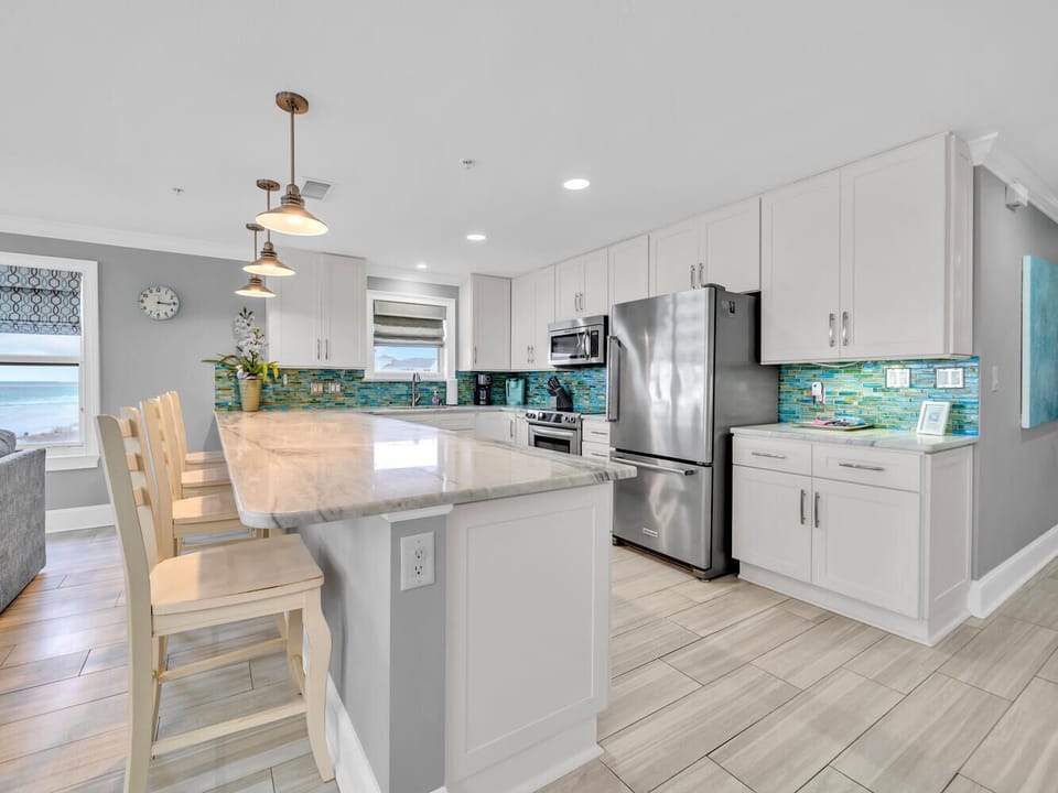 Beautifully updated kitchen 