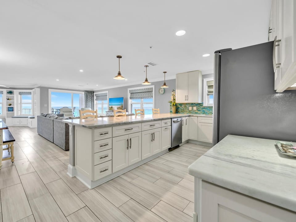 Beautifully updated kitchen 