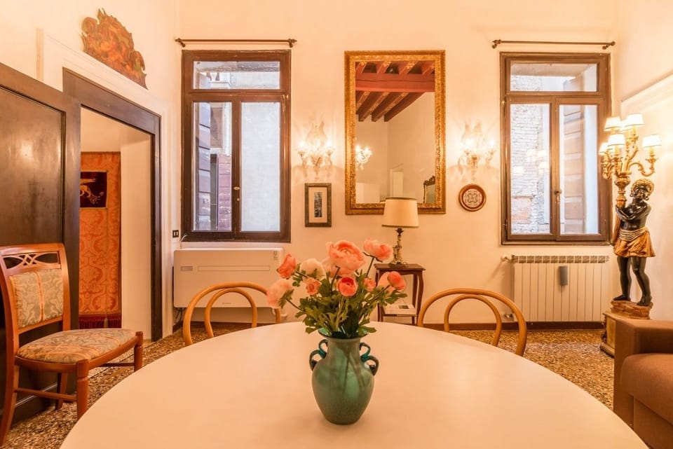 Apartment, 1 Bedroom | In-room dining