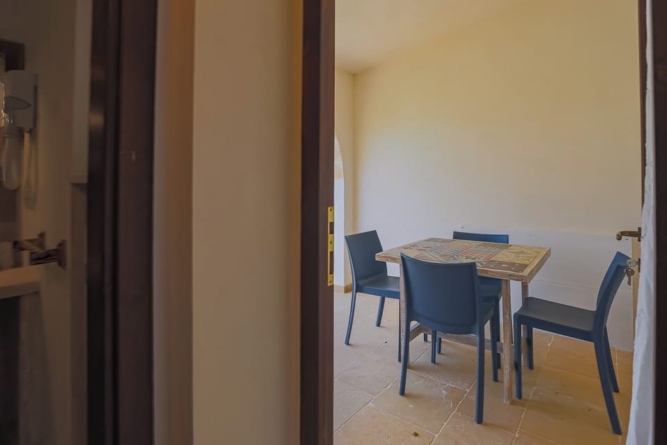 Family Room (3/4) | Free WiFi