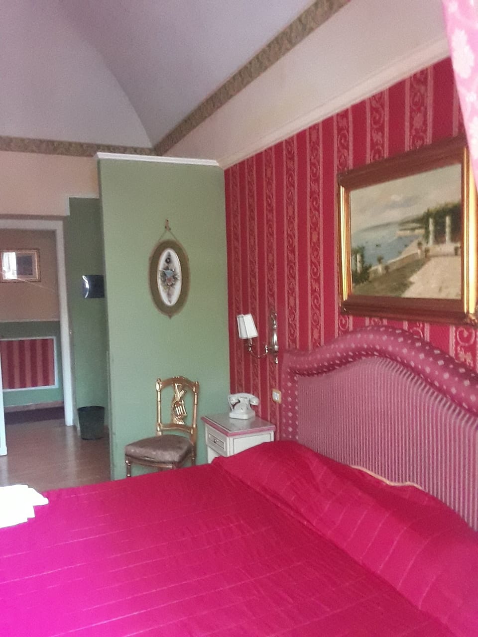Family Triple Room | In-room safe, free cribs/infant beds, free WiFi, bed sheets
