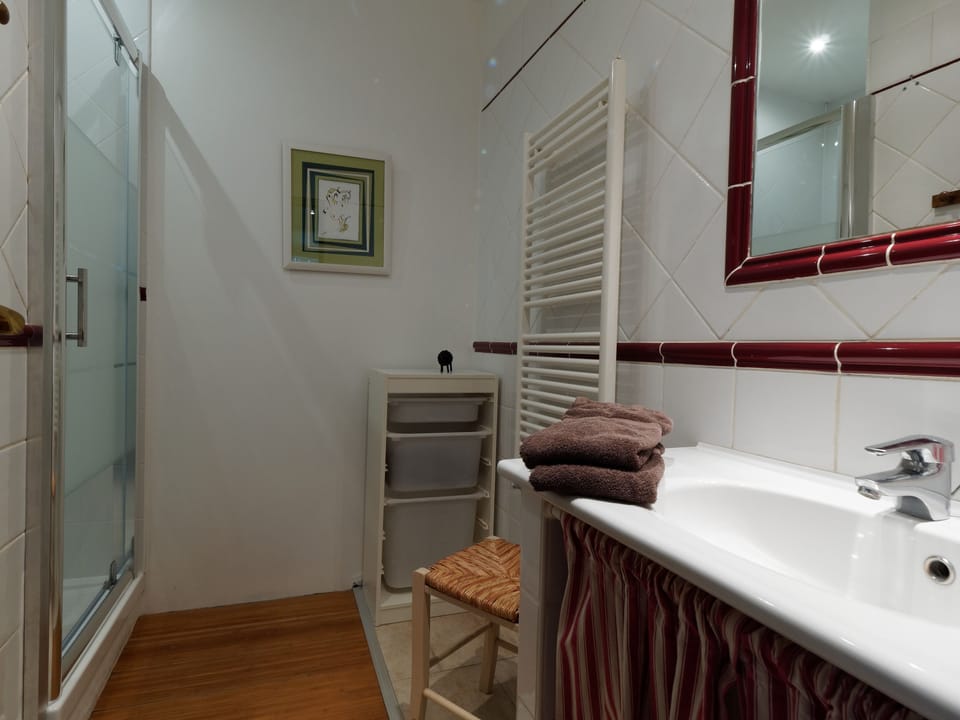 Double or Twin Room, Private Bathroom, Garden View | Bathroom