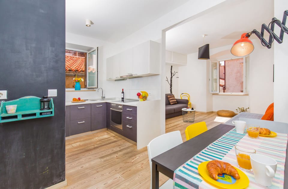 Family Apartment | In-room dining
