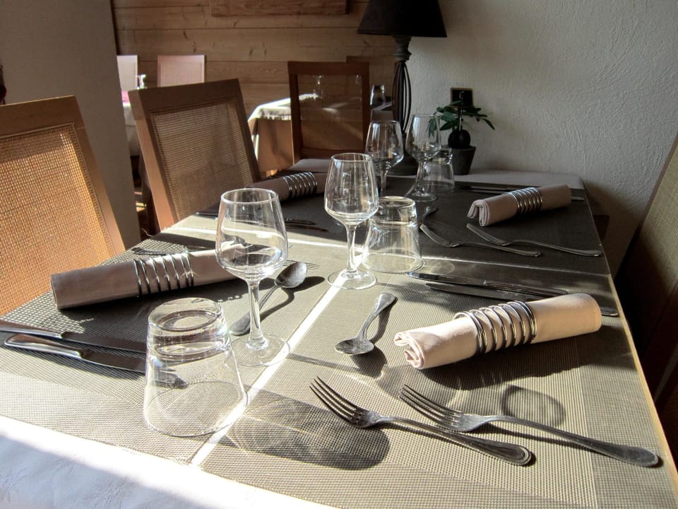 Breakfast, dinner, brunch served; Regional cuisine 