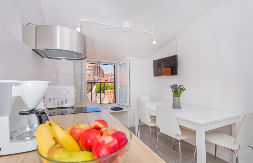 Comfort Apartment | Private kitchen | Coffee/tea maker, fridge, microwave, oven