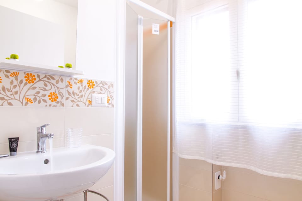 Apartment, 2 Bedrooms | Bathroom | Shower, rainfall showerhead, hair dryer, bidet