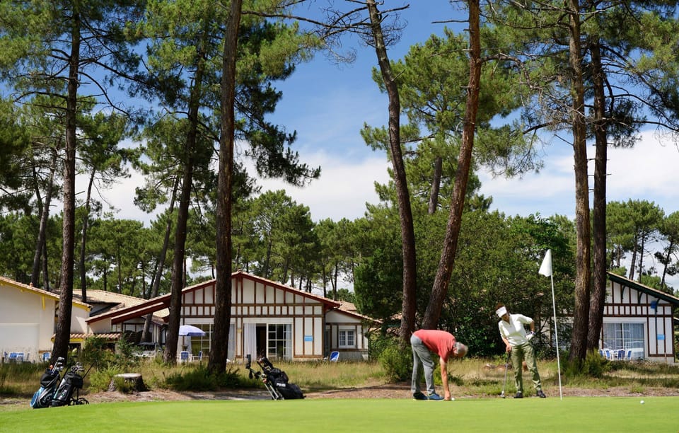 Set right in the heart of the Golf Club of Gujan Mestras, you'll enjoy the close proximity to the golf course.