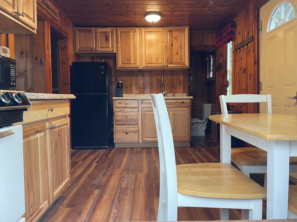 Full kitchen including all the necessities/basics - just bring food!
