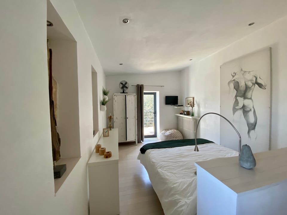 Double Room (Ô Naturel) | Individually decorated, individually furnished, desk, blackout drapes