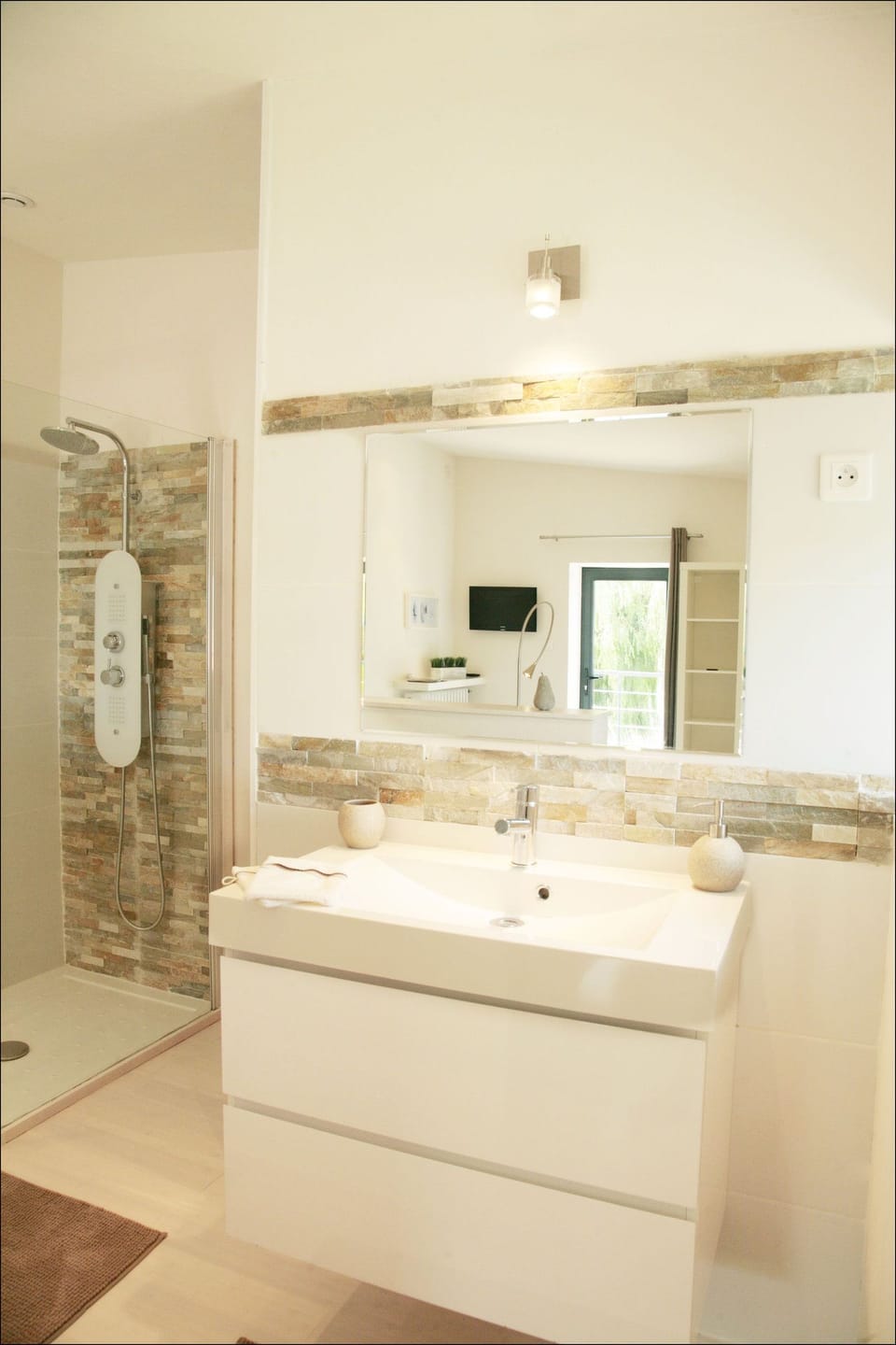 Double Room (Ô Naturel) | Bathroom sink