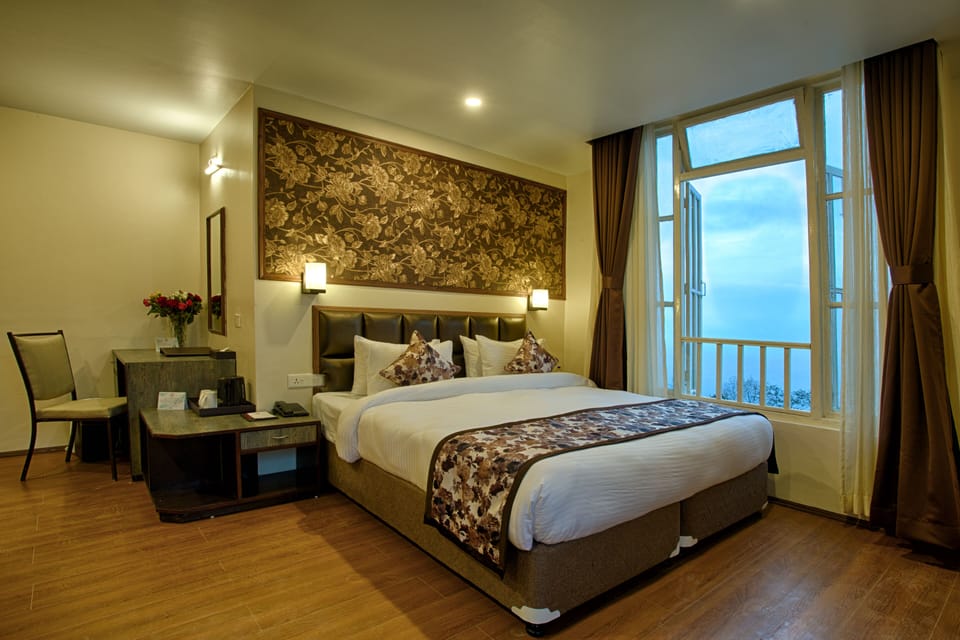 Deluxe Double Room, 1 King Bed, Mountain View | 1 bedroom, Egyptian cotton sheets, premium bedding, in-room safe