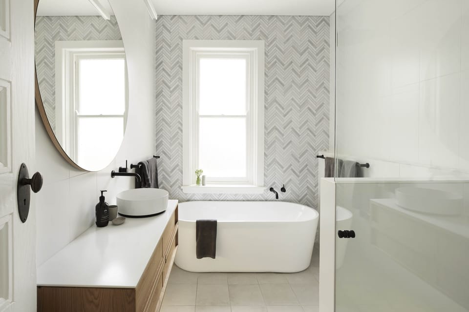 Main bathroom 