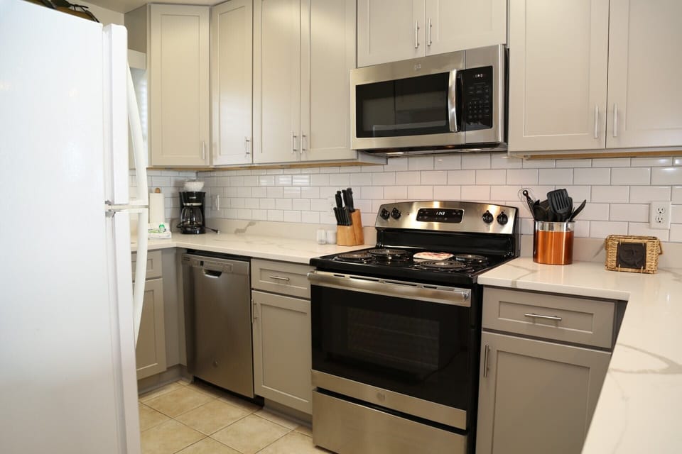 BRAND NEW KITCHEN - 2019
