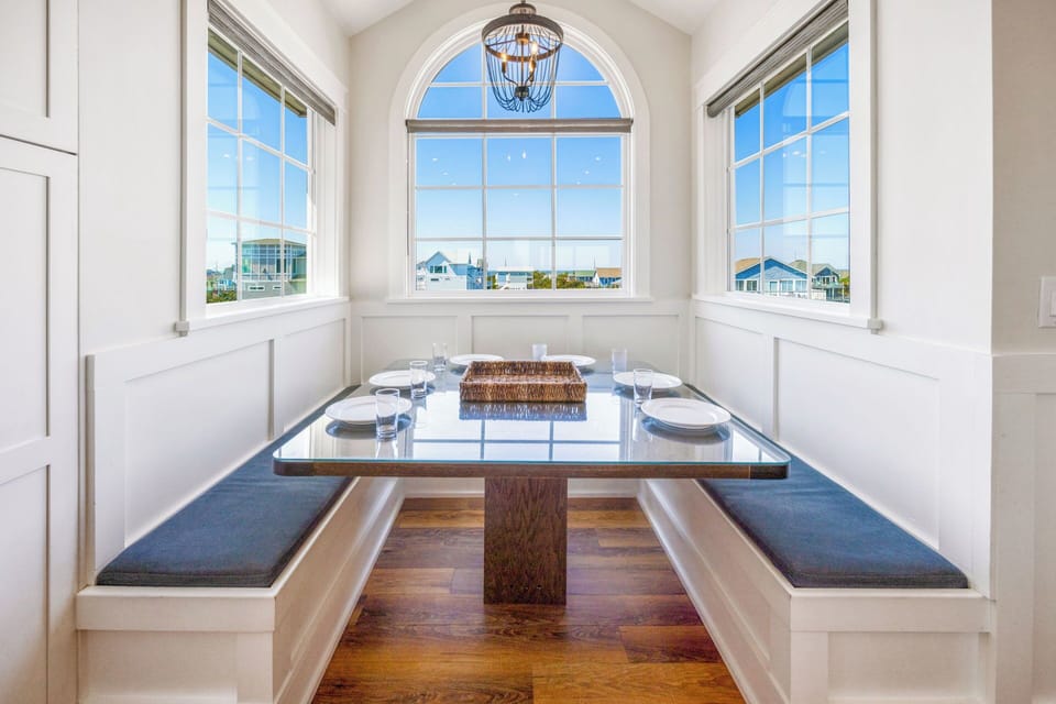 Surf or Sound Realty - 865 - Atlantic Dream at Tarheel - Breakfast Nook -2