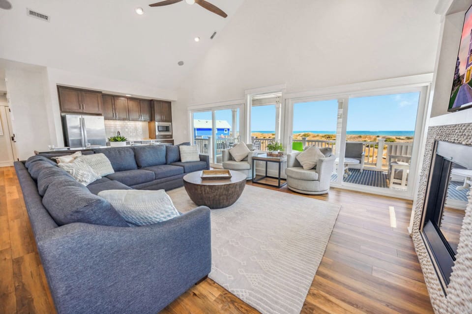 Surf or Sound Realty - 865 - Atlantic Dream at Tarheel - Great Room -4