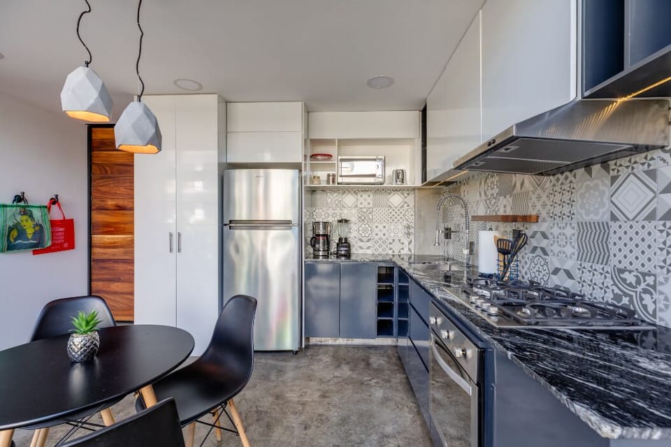 Loft, 1 King Bed with Sofa bed, Non Smoking (Loft 201) | Private kitchen | Microwave, coffee/tea maker