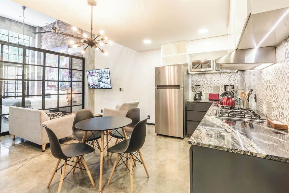 Loft, Multiple Beds, Non Smoking (Loft 202) | Private kitchen | Microwave, coffee/tea maker