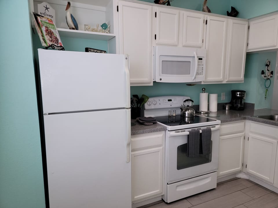 Full size refrigerator, stove, & microwave