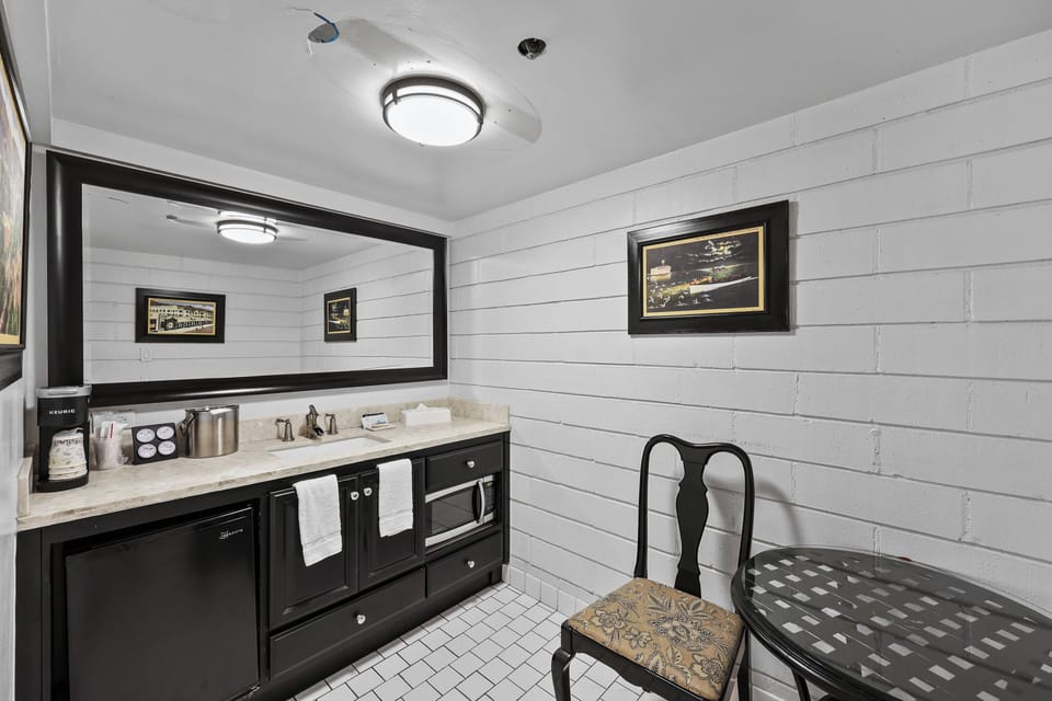 Family Single Room, Multiple Beds | Hypo-allergenic bedding available, WiFi (free), bed sheets