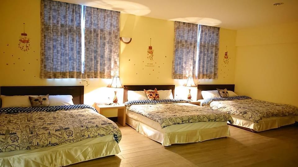 Family Room, Garden View | Individually decorated, individually furnished, desk, soundproofing