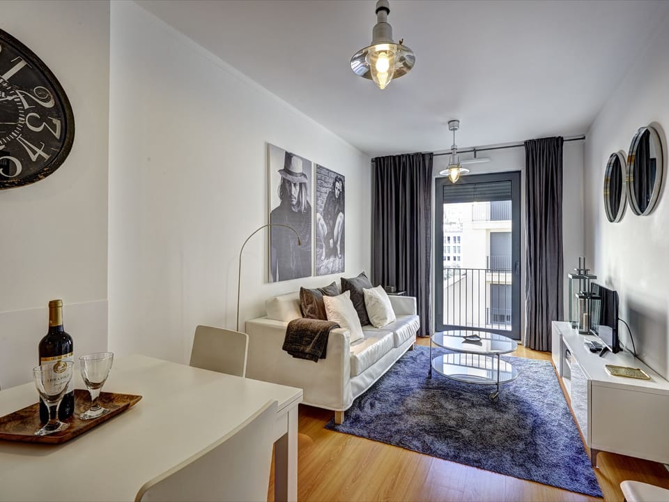 Apartment, 2 Bedrooms | Living room | Flat-screen TV