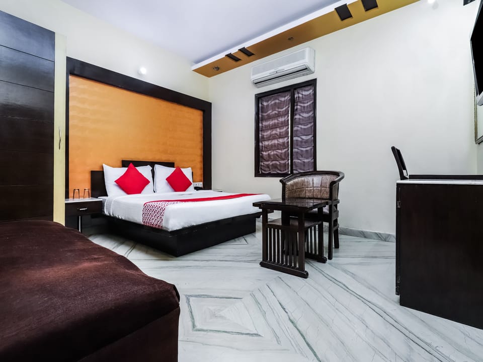 Deluxe Double or Twin Room, 1 Queen Bed | WiFi (free), bed sheets