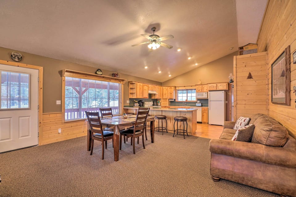 Dining Space | Dishware/Flatware