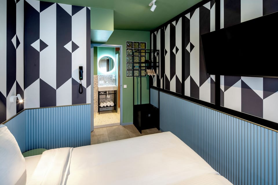 Standard Room, 1 Double Bed | In-room safe, free WiFi, bed sheets