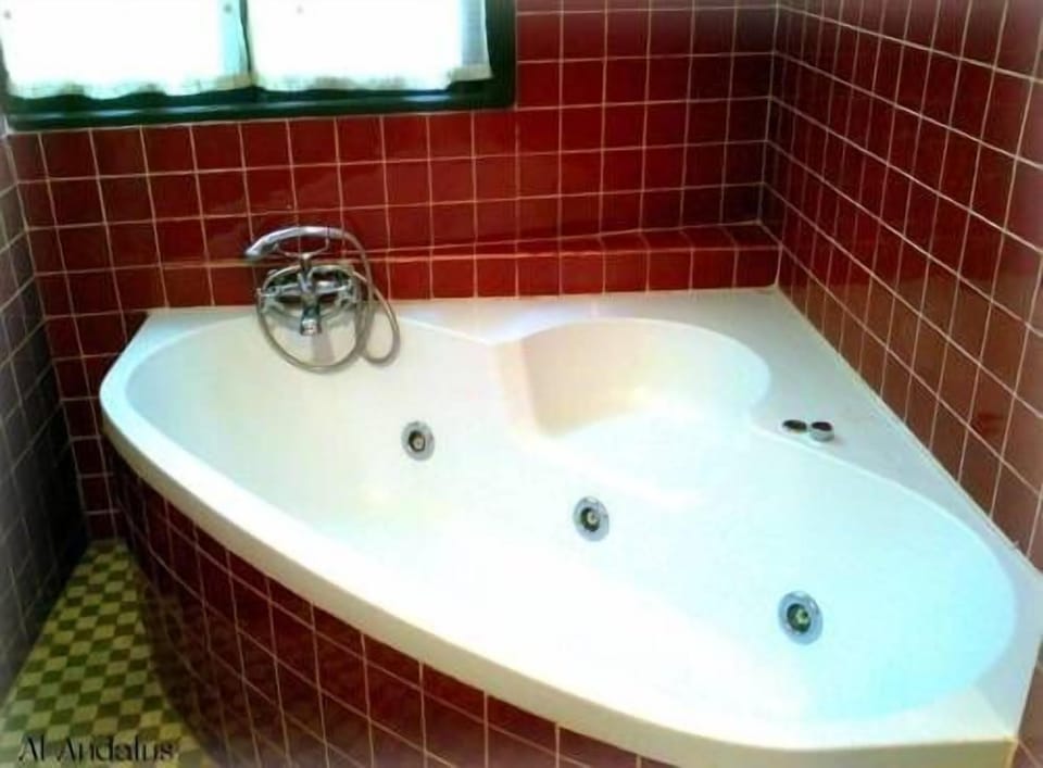 Superior Room | Jetted tub