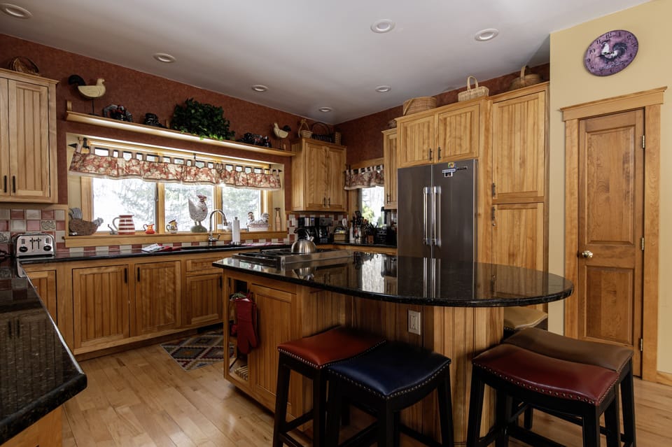 House, 6 Bedrooms | Private kitchen | Fridge, microwave, oven, dishwasher