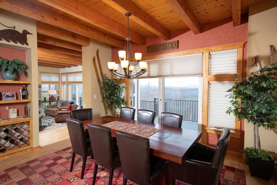 House, 6 Bedrooms | Private kitchen | Fridge, microwave, oven, dishwasher