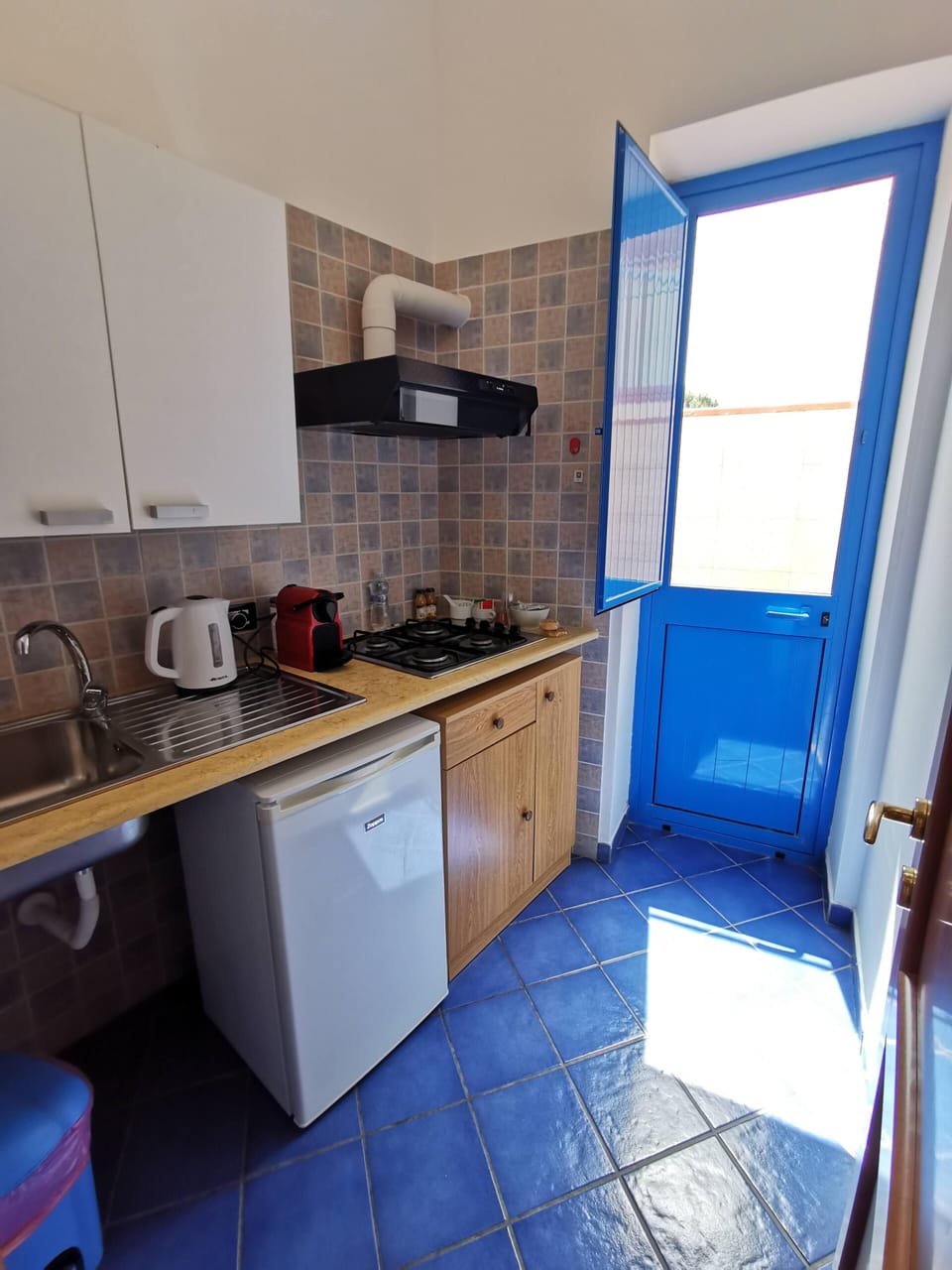 Triple Room | Private kitchen | Fridge, espresso maker, coffee/tea maker, electric kettle