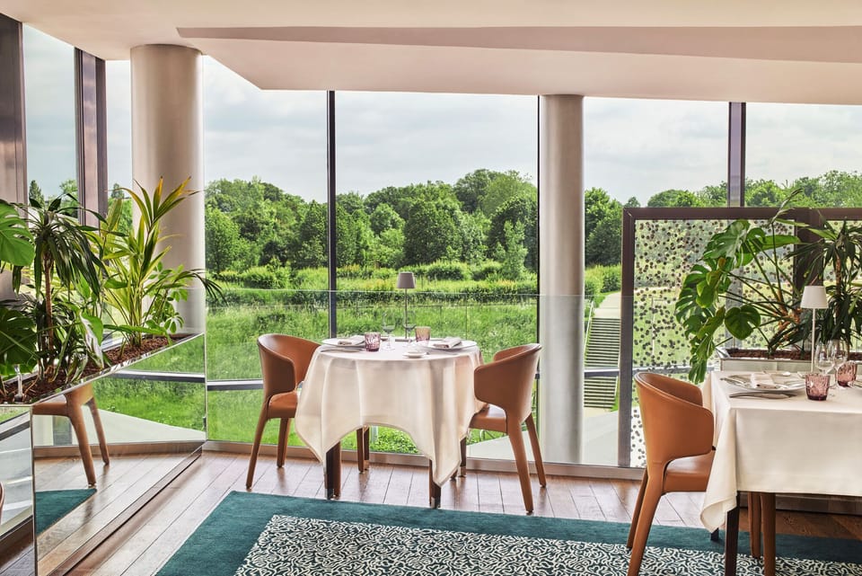 2 restaurants, breakfast, lunch, dinner served; French cuisine