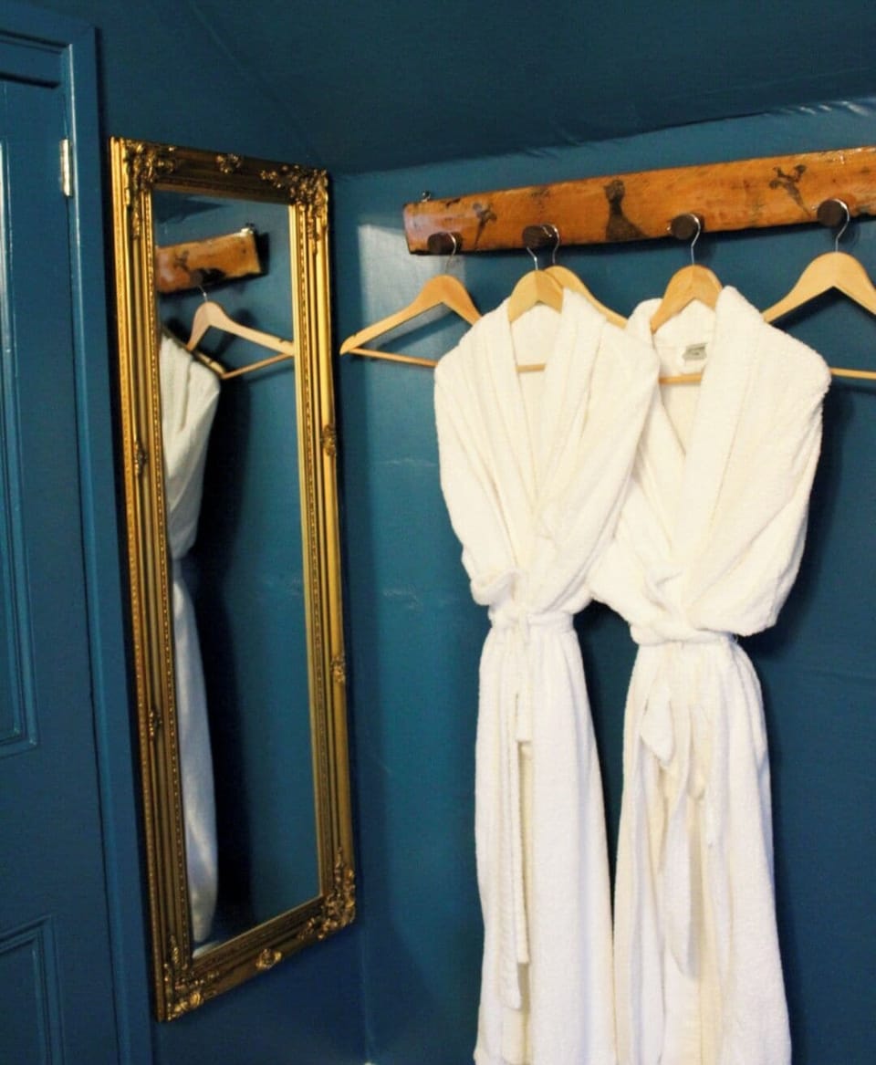 Deluxe Pheasant Room - Double/Twin | Frette Italian sheets, premium bedding, individually decorated