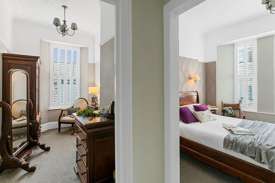 Premium bedding, iron/ironing board, free WiFi, bed sheets